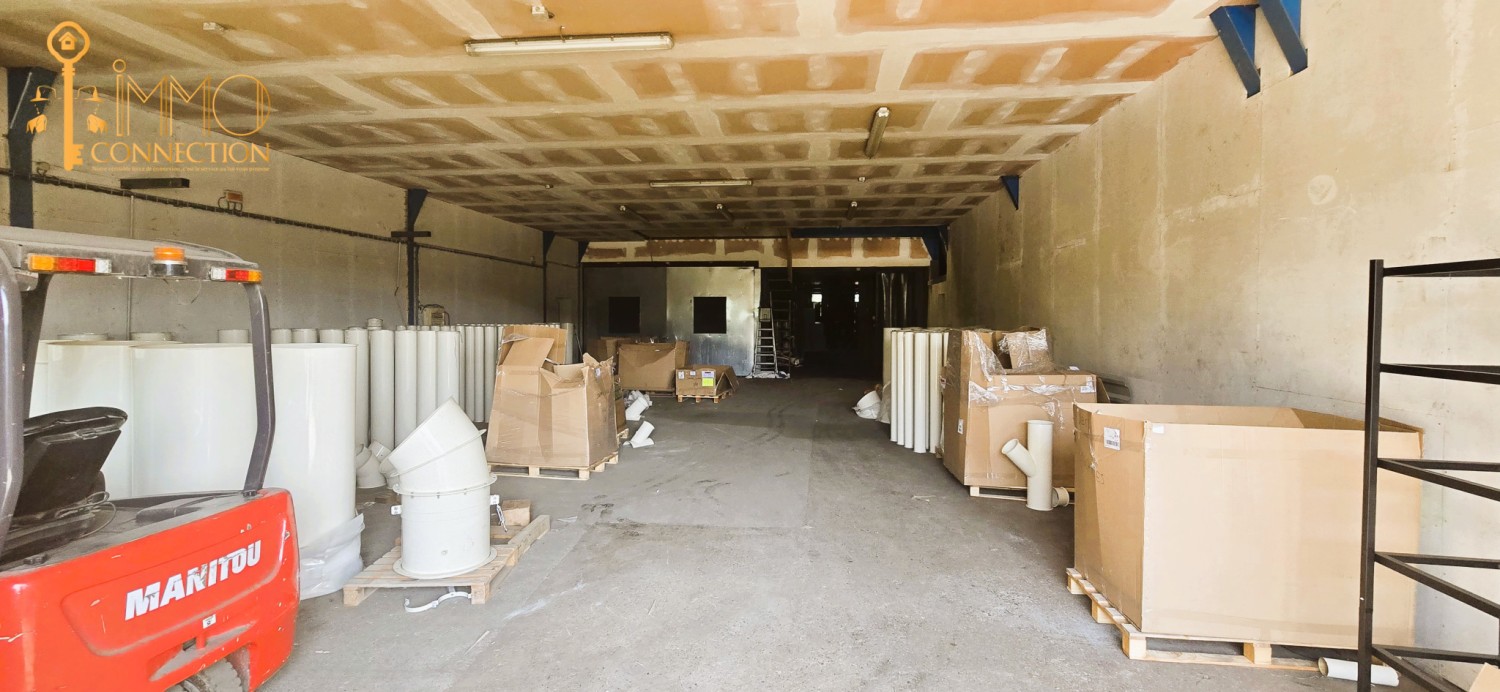 Entrepôt professionnel - 850 m²