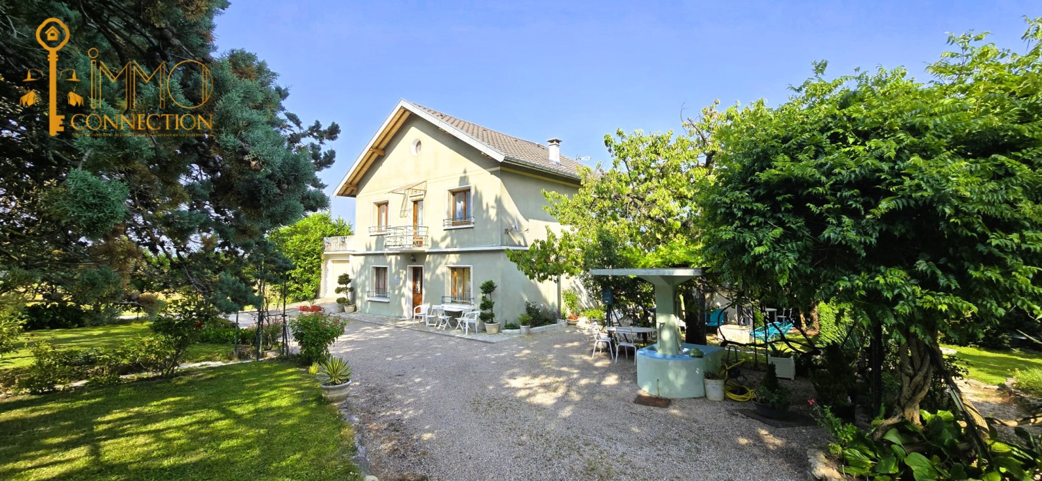 Propriété - 180 m²