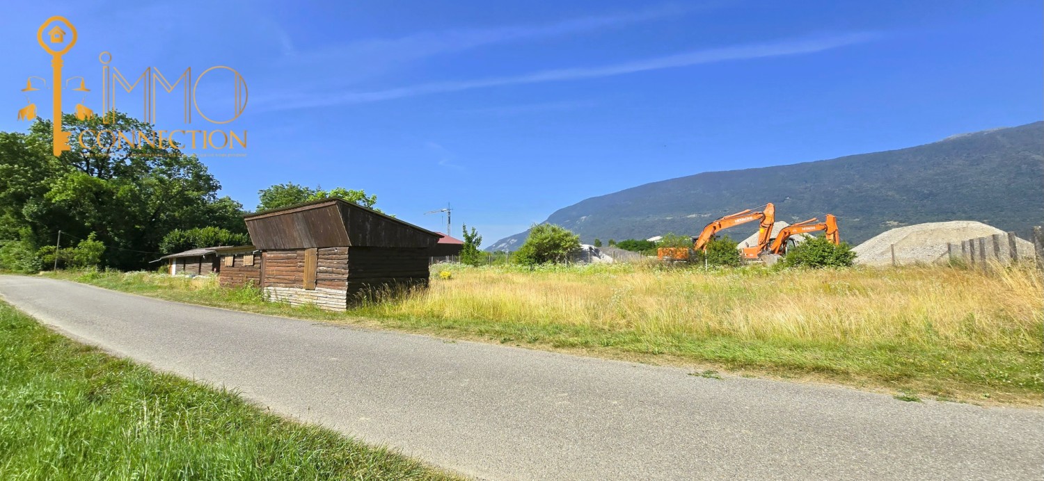 Terrain en zone industrielle - 3302 m²