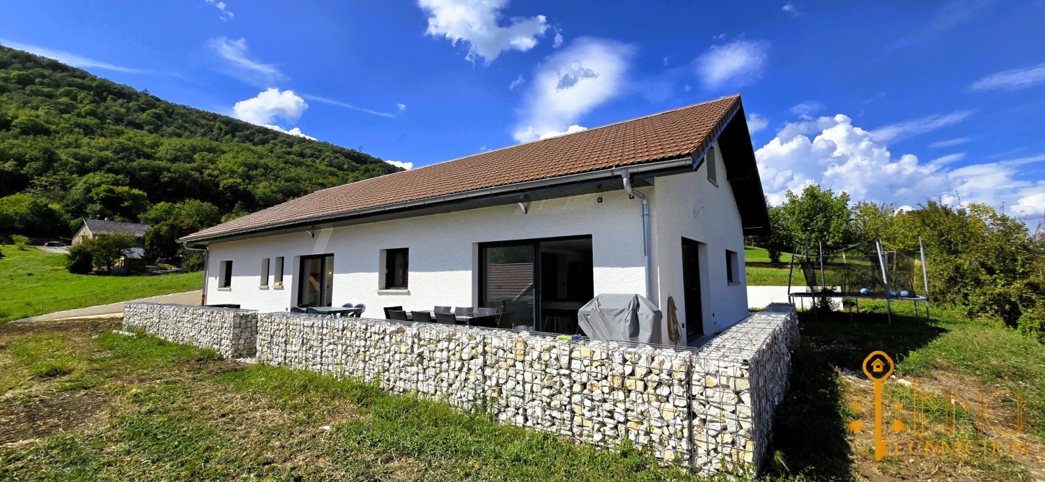 Villa - 215 m² - 5 pièces - Corbonod