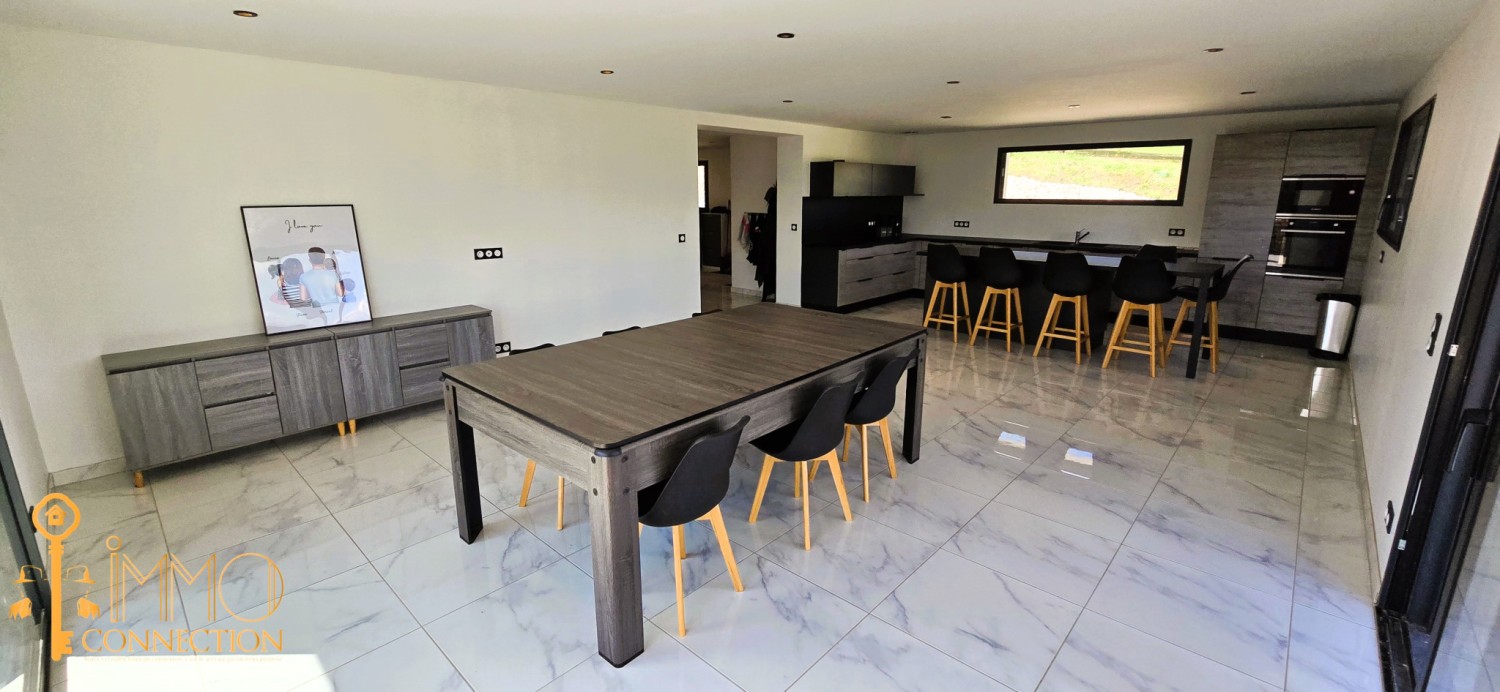 Villa - 215 m² - 5 pièces - Corbonod