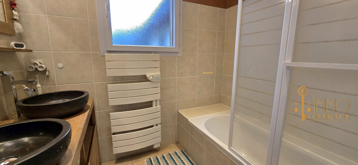 Villa - 100 m² - 4 pièces